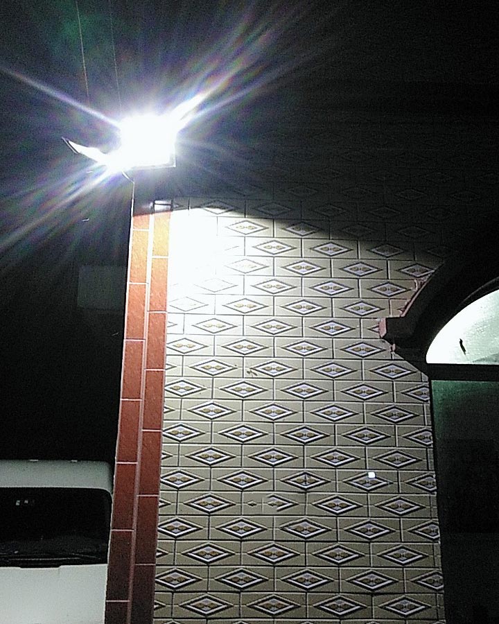 Đèn LED cảm ứng chuyển động