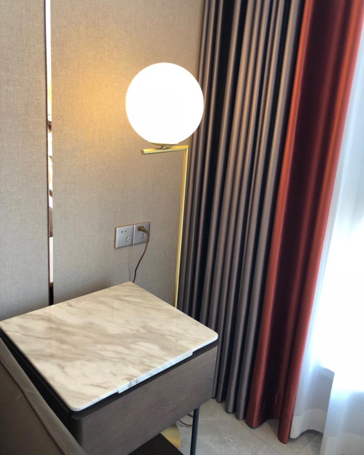 Đèn cây đứng trang trí