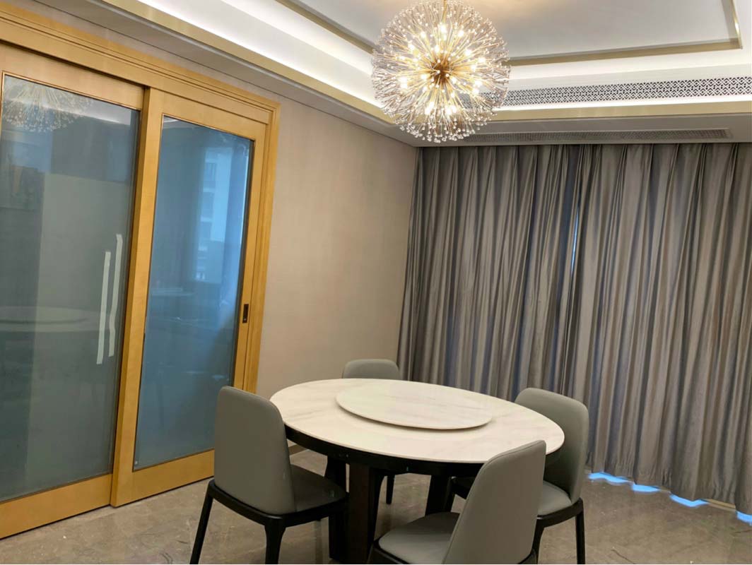 đèn chùm quả cầu bồ công anh pha lê trang trí bàn ăn