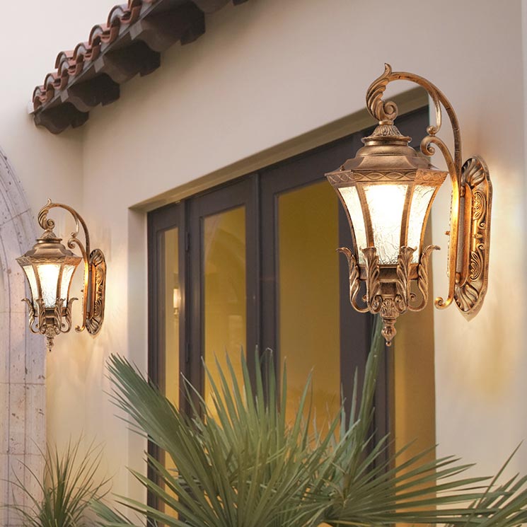 Đèn gắn tường trang trí ngoài trời cổ điển