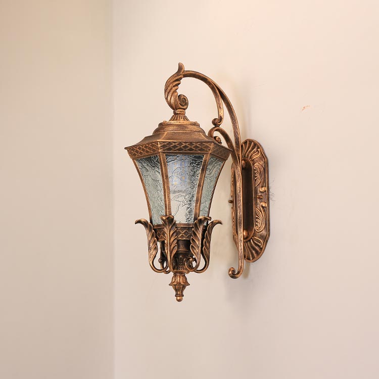 Đèn gắn tường trang trí ngoài trời cổ điển