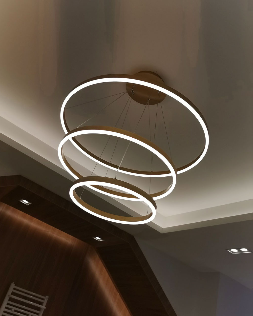 đèn thả led 3 vòng tròn xi vàng hiện đại