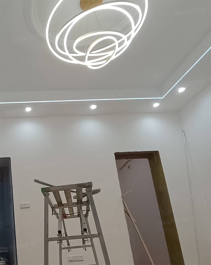 Đèn thả LED thông tầng 5 vòng sáng 72551