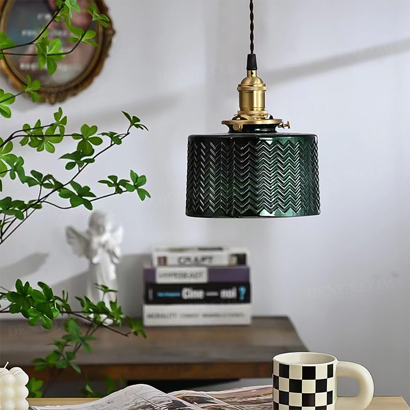 Đèn thả chụp thủy tinh xanh ngọc chuôi đồng cổ điển 64023