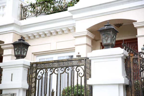 đèn tra ngoài trời