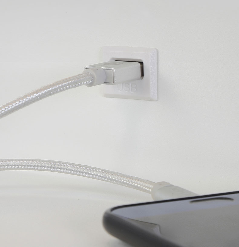 Đèn gắn hiện hiện đại tích hợp cổng sạc USB L02086