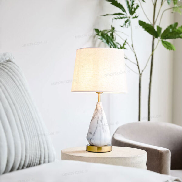 Đèn để bàn thân đá hoa trang trí T47