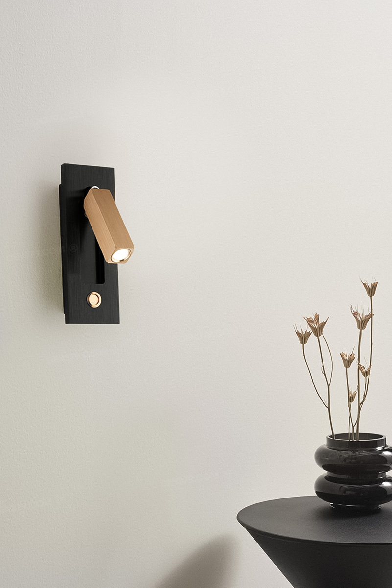 Đèn tường rọi chỉnh hướng tiện dụng V954