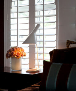 Đèn để bàn hiện đại