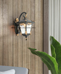 Đèn tường ngoài trời thân đen nhũ vàng cổ điển QK102S