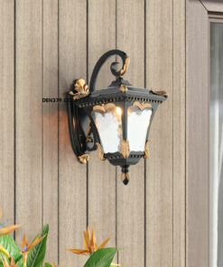 Đèn tường ngoài trời thân đen nhũ vàng cổ điển QK102S