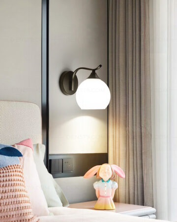 Đèn tường chụp thủy tinh trắng thân sơn đen SC117