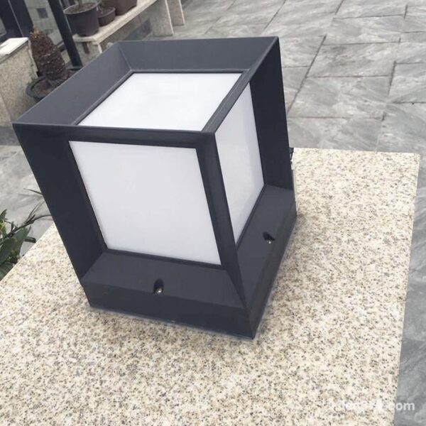 Đèn trụ, cột cổng ngoài trời ô vuông hiện đại