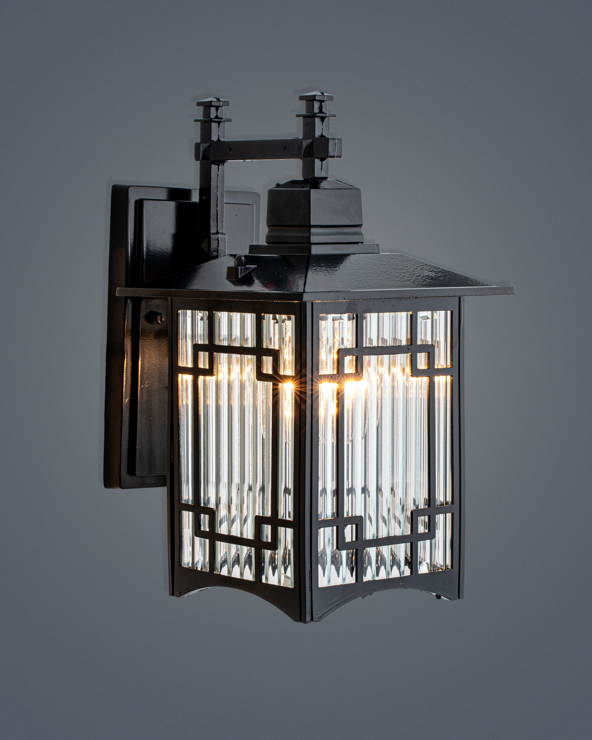 Đèn Tường Cổ Điển Pha Lê Hình Chóp Màu Đen Đẳng Cấp VRG-VC1286 - Image 2