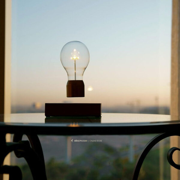 FLYTE ROYAL - Đèn Để Bàn Bay Từ Tính