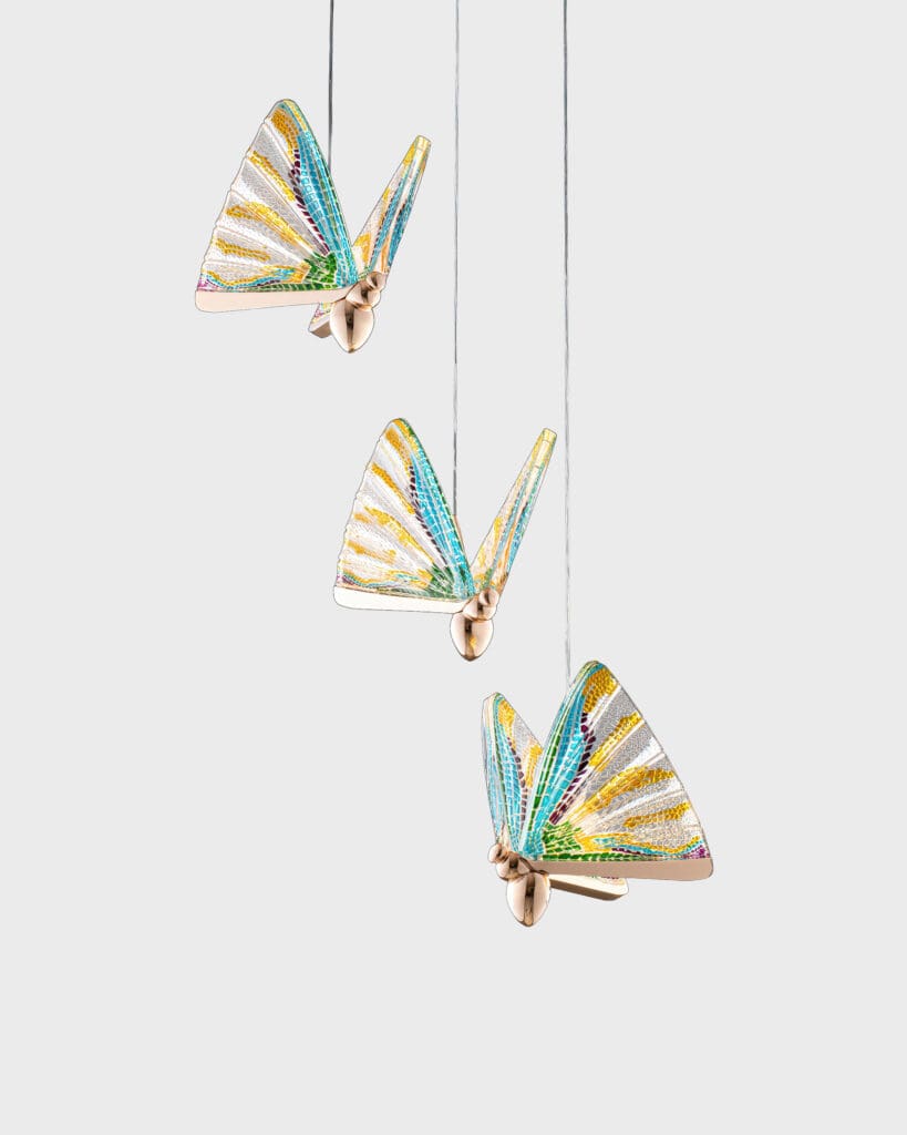 Đèn Thả Hình Bướm Ngũ Sắc Acrylic Nghệ Thuật 3 Bóng VRG-THD110-3