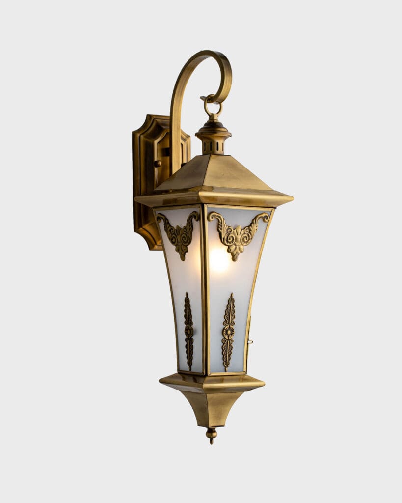 Đèn Tường Đồng Cổ Điển Kính Mờ Họa Tiết Hoàng Gia VRG-DV458
