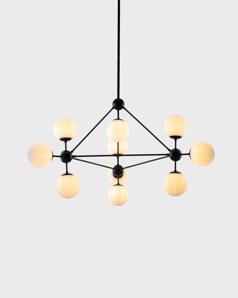 Đèn Chùm Pha Lê Hiện Đại Đen Trắng Bông Sáng Sang Trọng VRG-TTK01