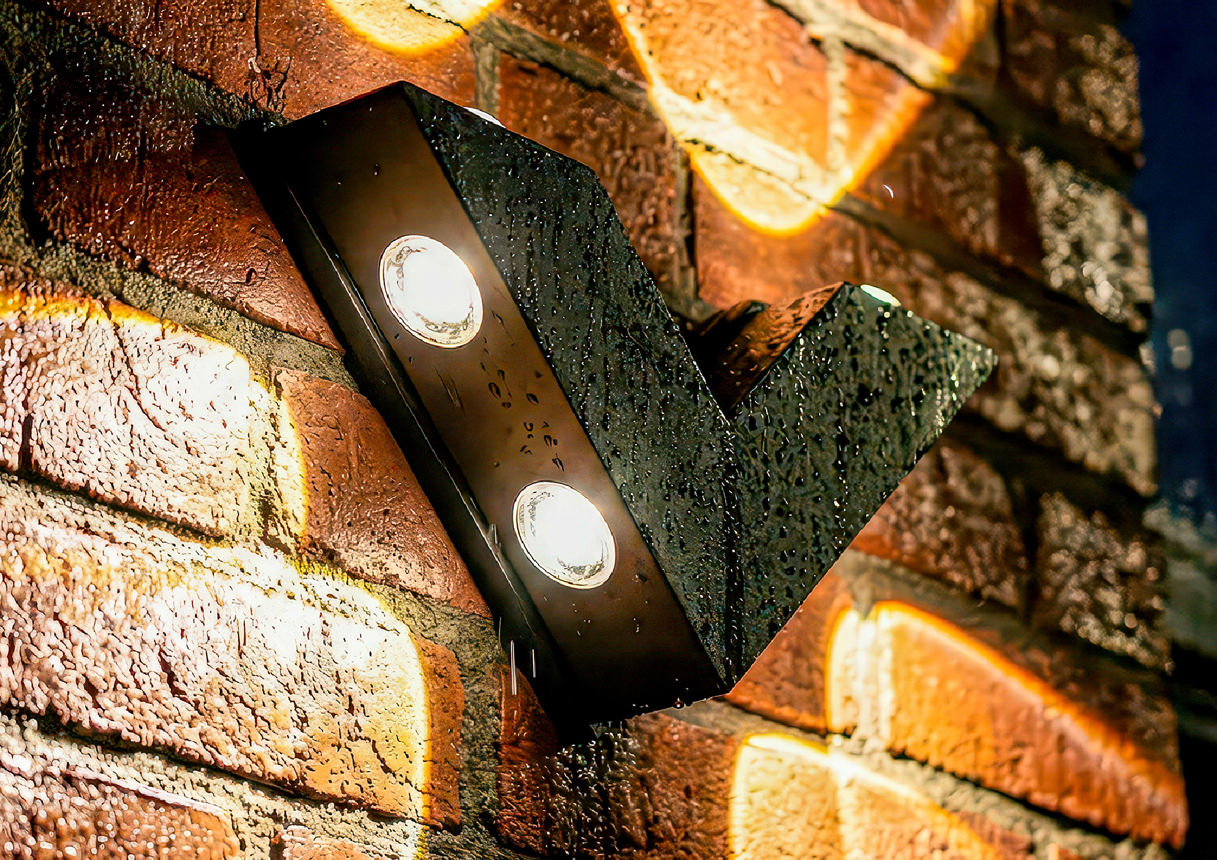 Đèn trang trí ngoài trời chồng nước bền và phổ biến 2026