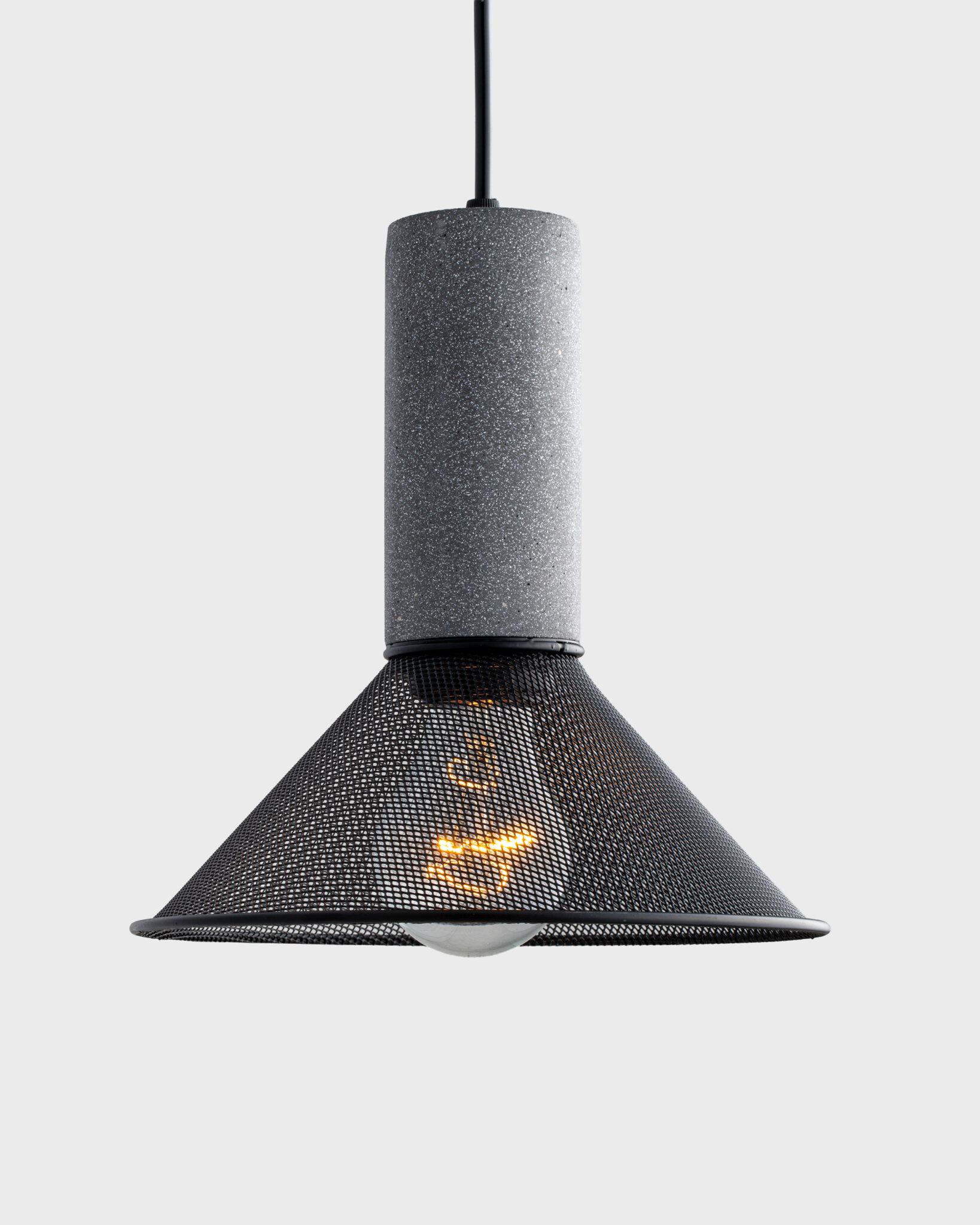 Đèn Thả Hiện Đại Hợp Kim Đen Hình Chóp Sang Trọng VRG-DT12452B