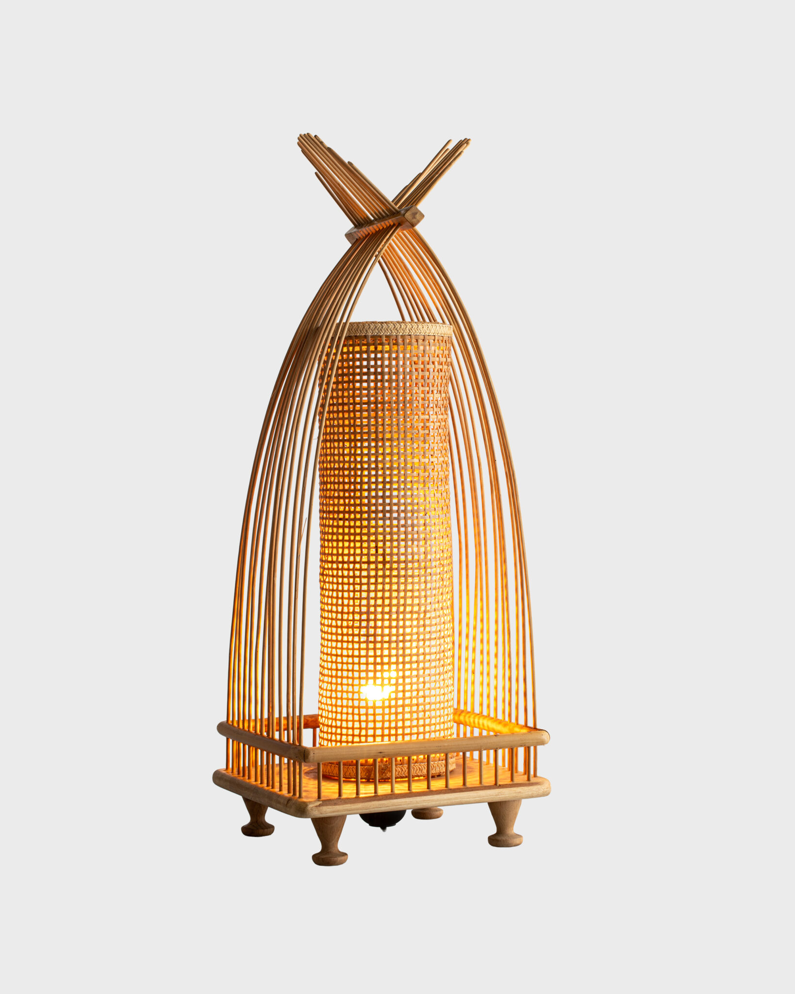 Đèn Bàn Gỗ Hiện Đại Tinh Tế Sang Trọng VRG-9720