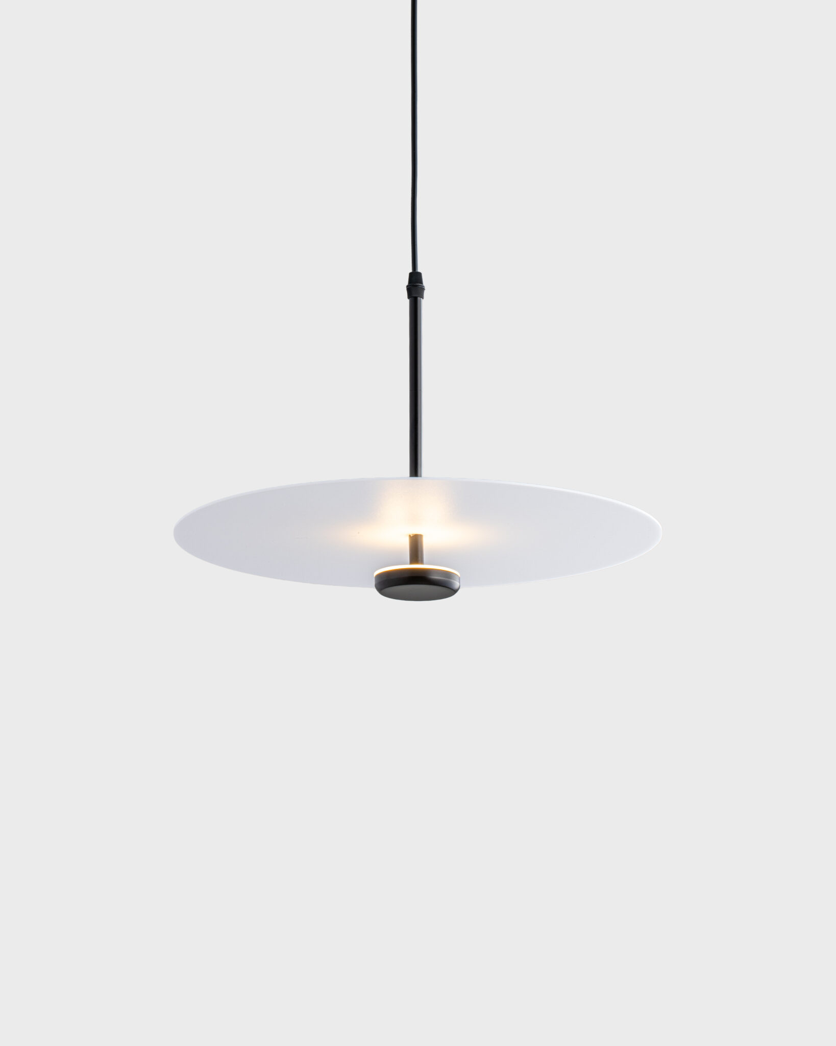 Đèn Thả Pha Lê Sang Trọng Hình Oval Trắng Tinh Khôi VRG-THD59