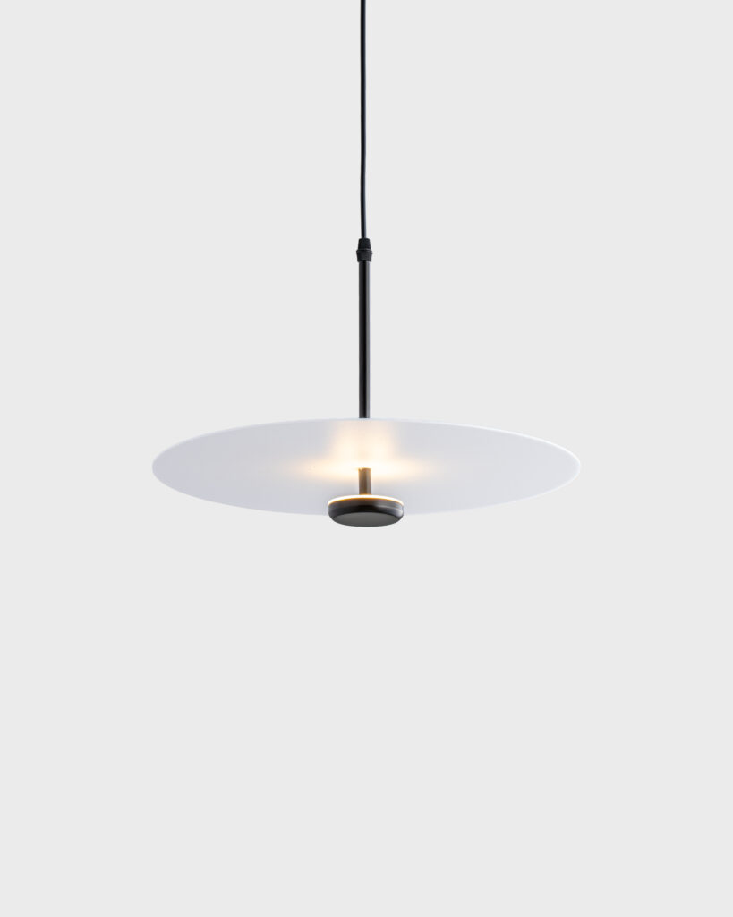 Đèn Thả Pha Lê Sang Trọng Hình Oval Trắng Tinh Khôi VRG-THD59