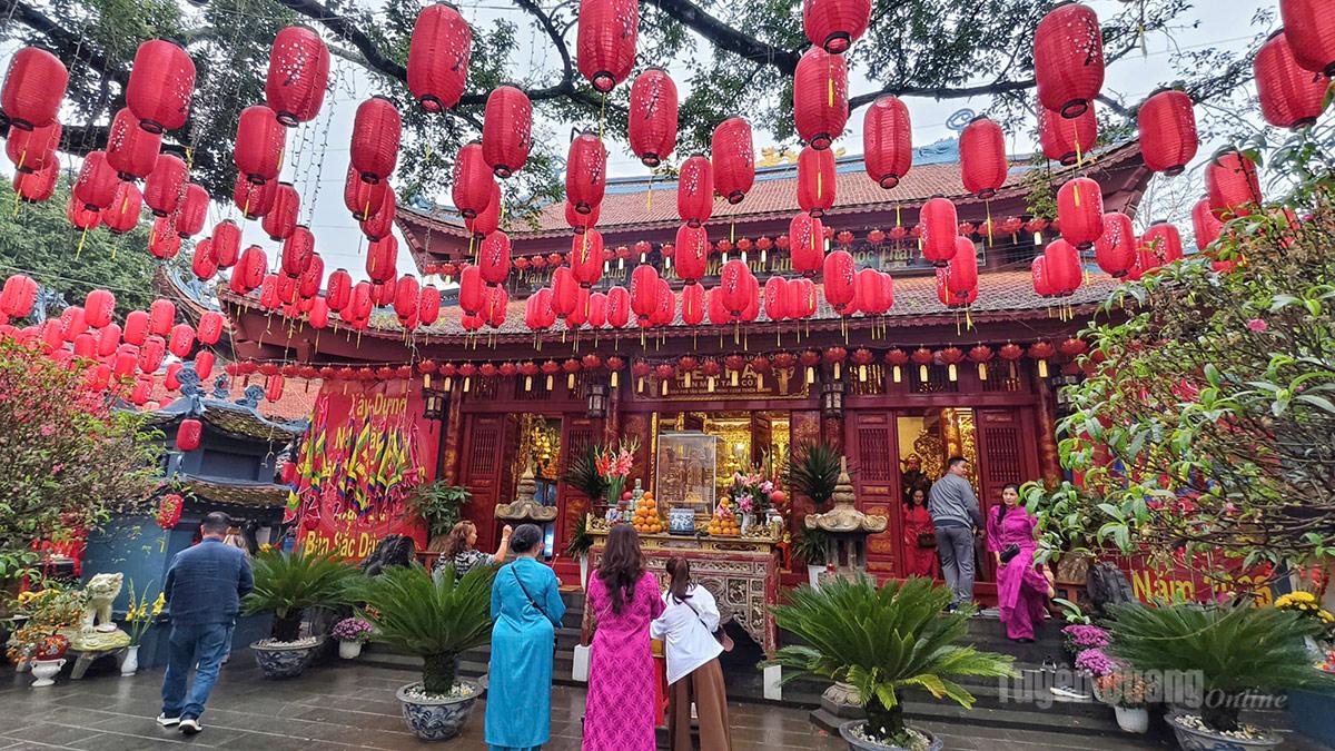 Vietnamese shrines and altars guide_1