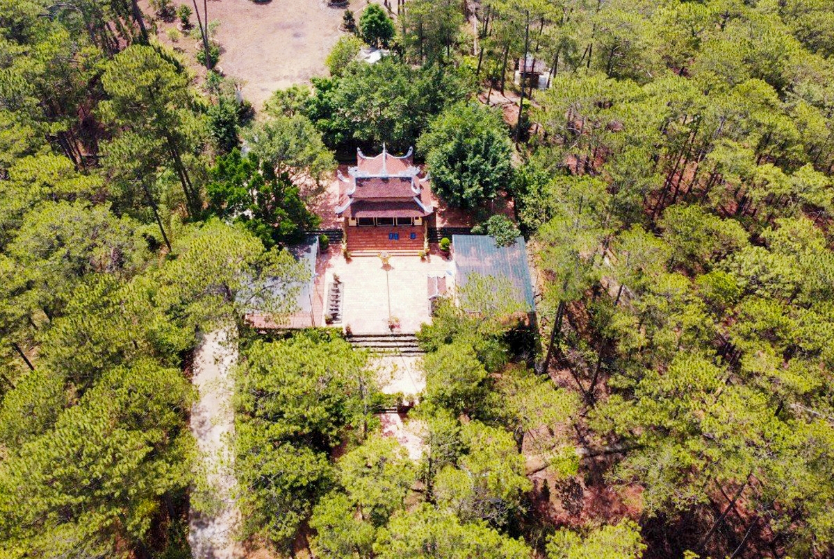 Vietnamese shrines and altars guide_2