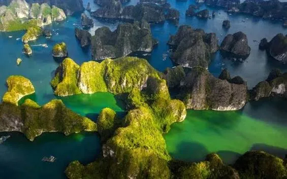 Ha Long Bay Travel Guide_1.jpg