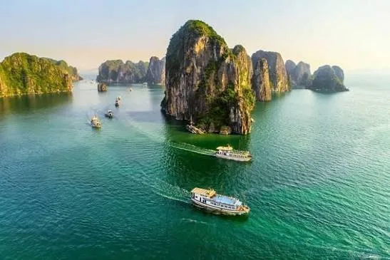 Ha Long Bay Travel Guide_2.jpg