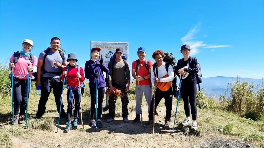 benefits of hiking with friends_3