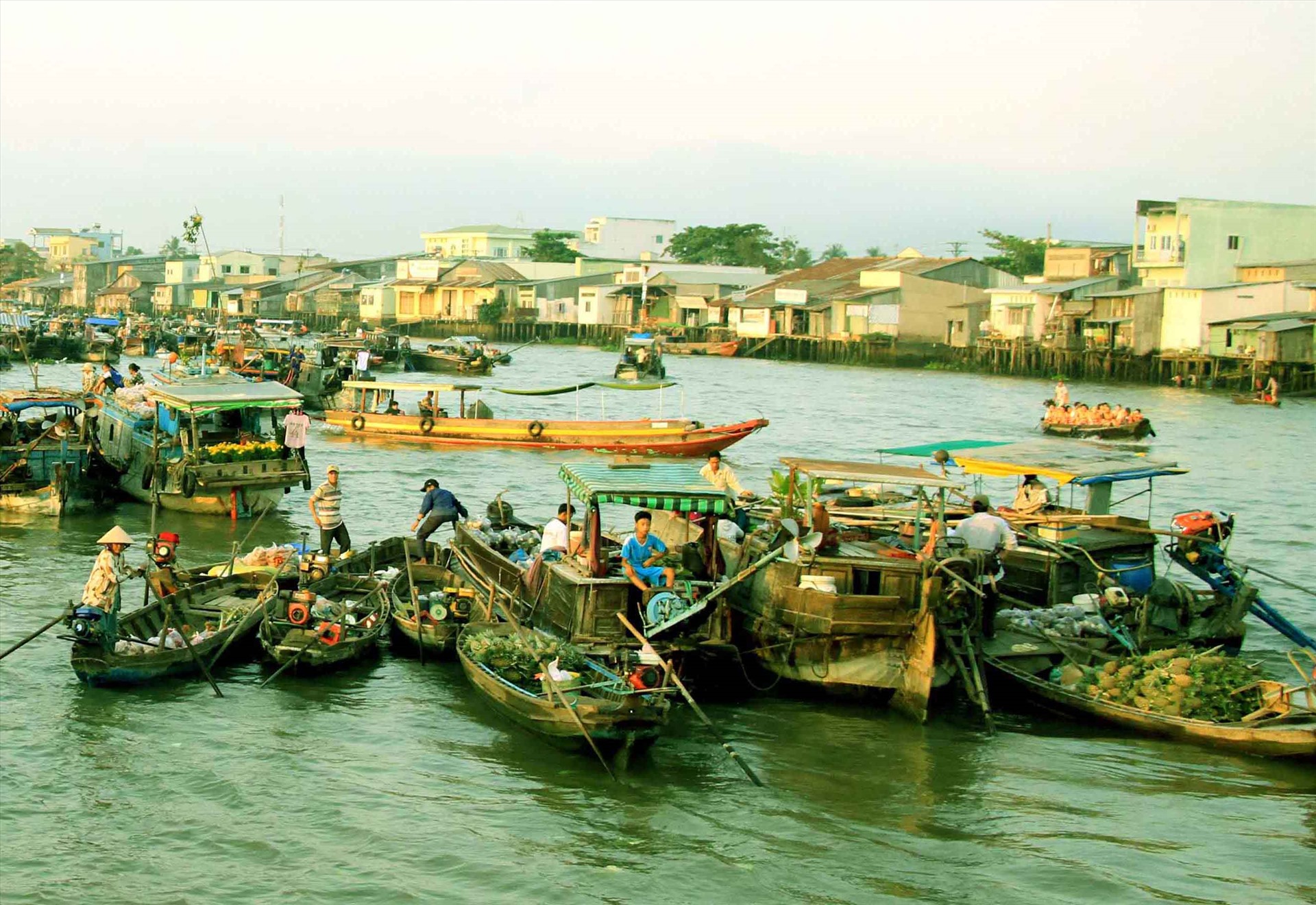 Cai Rang floating market_2