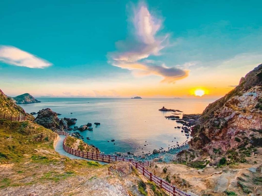 quiet coastal towns Vietnam_3