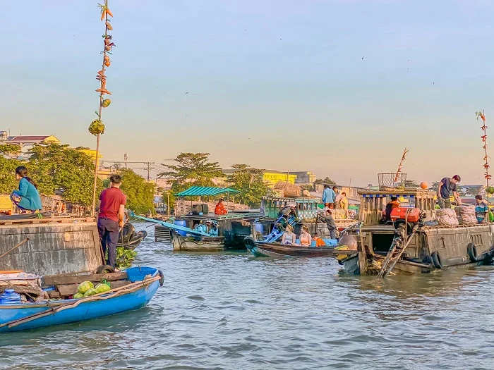 floating market tours Vietnam_5