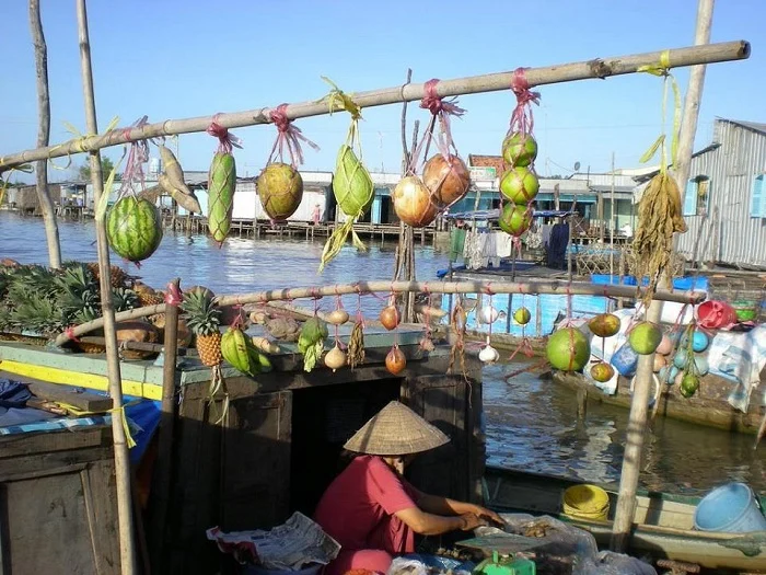 floating market tours Vietnam_6