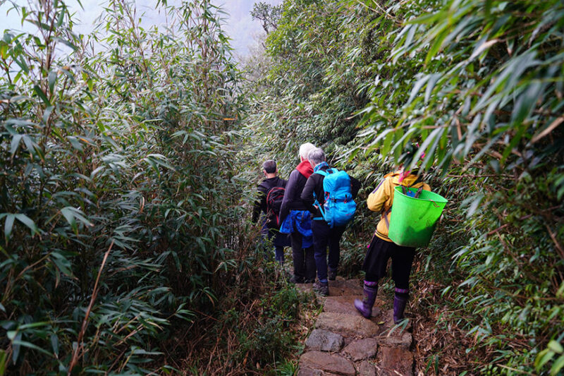hiking Fansipan tour_3