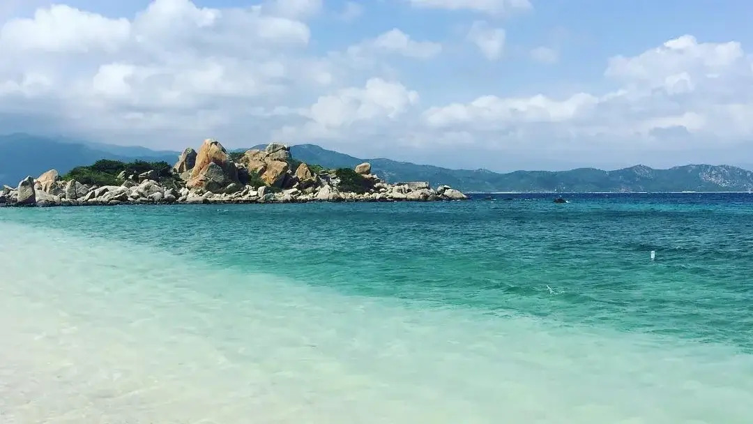 hidden islands in Vietnam