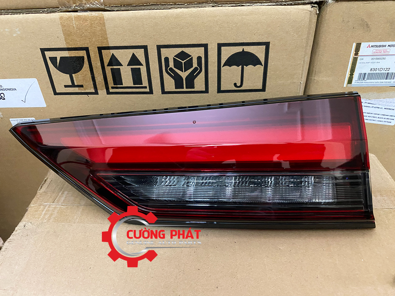 Hình ảnh đèn hậu trong Xpander 2022-2025 chính hãng