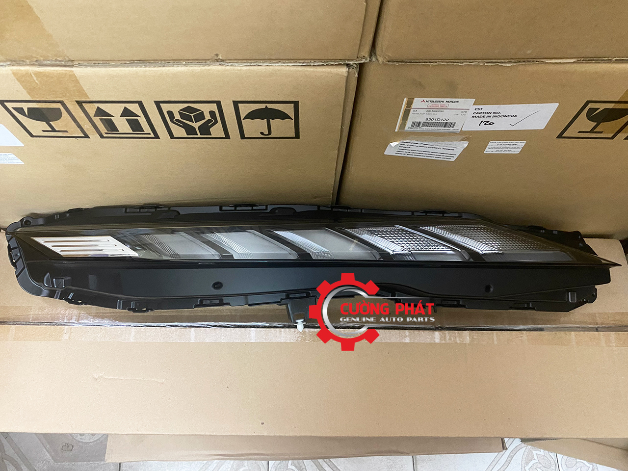 Hình ảnh đèn khoảng cách Xpander Eco 2022-2025 chính hãng