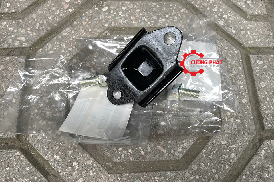 Góc chụp cận cảnh cao su tăm bông càng A trên Triton, Sport