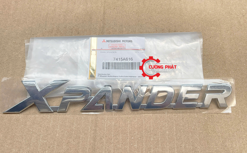 Chi tiết tem mã chữ Xpander cốp sau Xpander 2018-2025