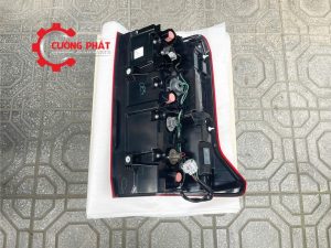 Góc chụp mặt sau đèn hậu led Triton 2025 chính hãng