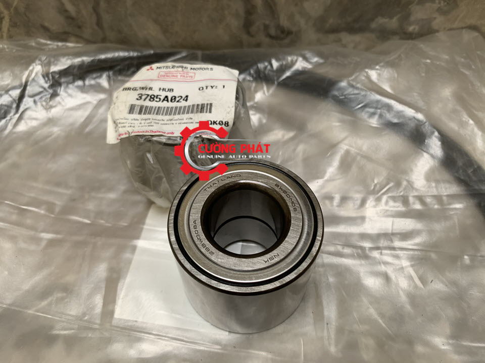 Góc chụp cận cảnh bi bánh sau Attrage, Mirage