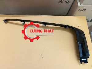 Hình ảnh nẹp đen cản trước Triton Athlete 2021-2024