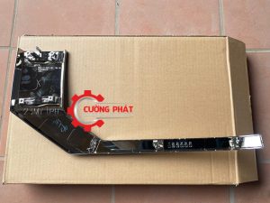 Góc chụp mặt sau nẹp crom miếng dưới Xpander Cross 2023-2025