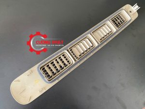 Góc chụp cận cảnh cửa giớ điều hòa trần xe Xpander 2018-2026 chính hãng