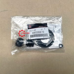 Góc chụp cận cảnh các chi tiết bộ cuppen, chụp bụi ắc phanh trước Outlander bản phanh điện tử
