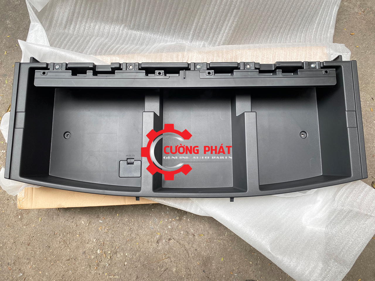 Hình ảnh hộp đựng đồ cốp sau Xpander 2018-2025 chính hãng