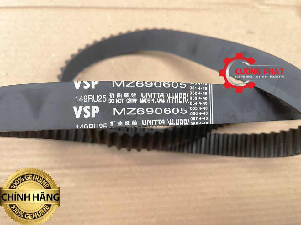 Góc chụp cận cảnh mã dập trên thân dây curoa cam V33 chính hãng
